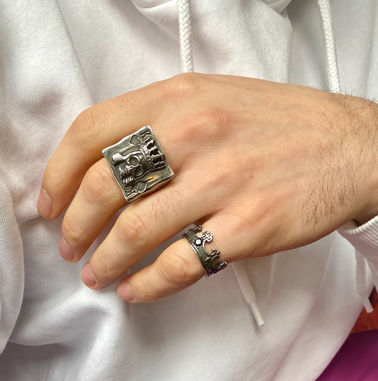 König Karten Totenkopfring