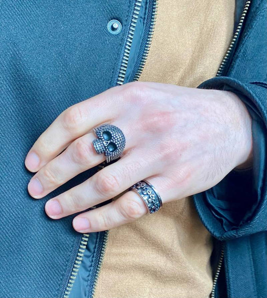 Schwarze Beule Totenkopf Ring