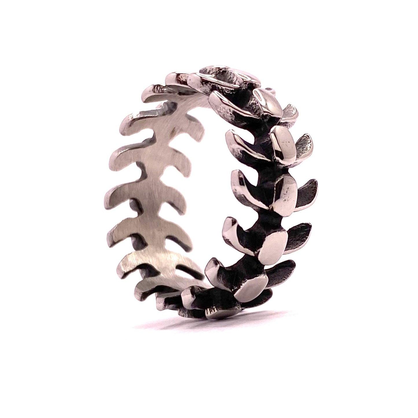 edelstahl-drachen-wirbelsaeule-ring-links