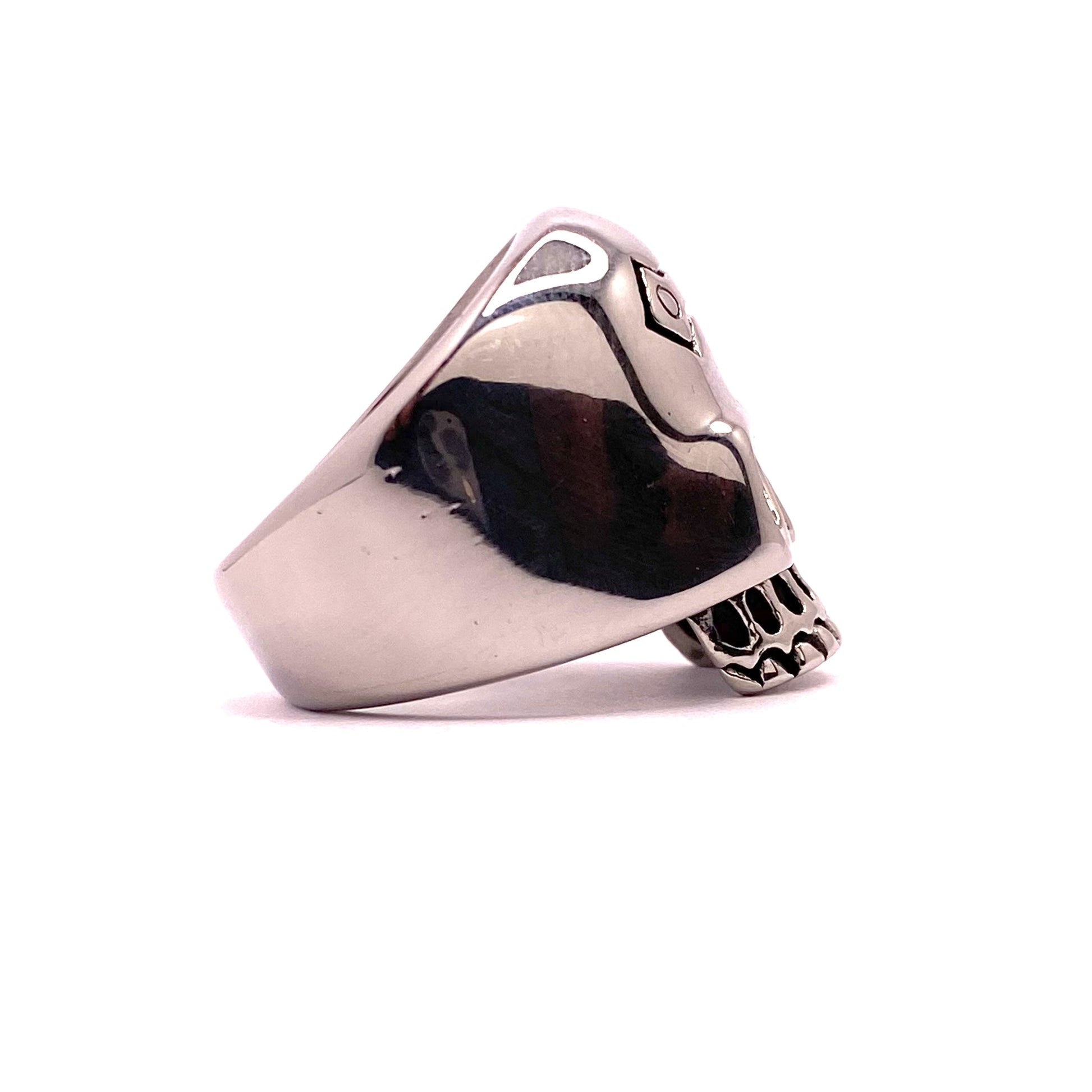 gekreuzigter-totenkopf-4-ring-edelstahl-rechts